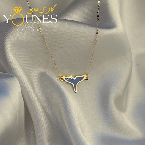 تصویر دوم گردنبند میناکاری دم وال آبی بنفش طلا